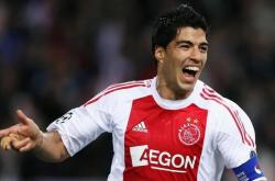 LOL赛事-荷兰险胜利物浦，苏亚雷斯高光表现