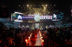 英雄联盟总决赛直播-球队齐聚赛场，展现团队精神争夺胜利