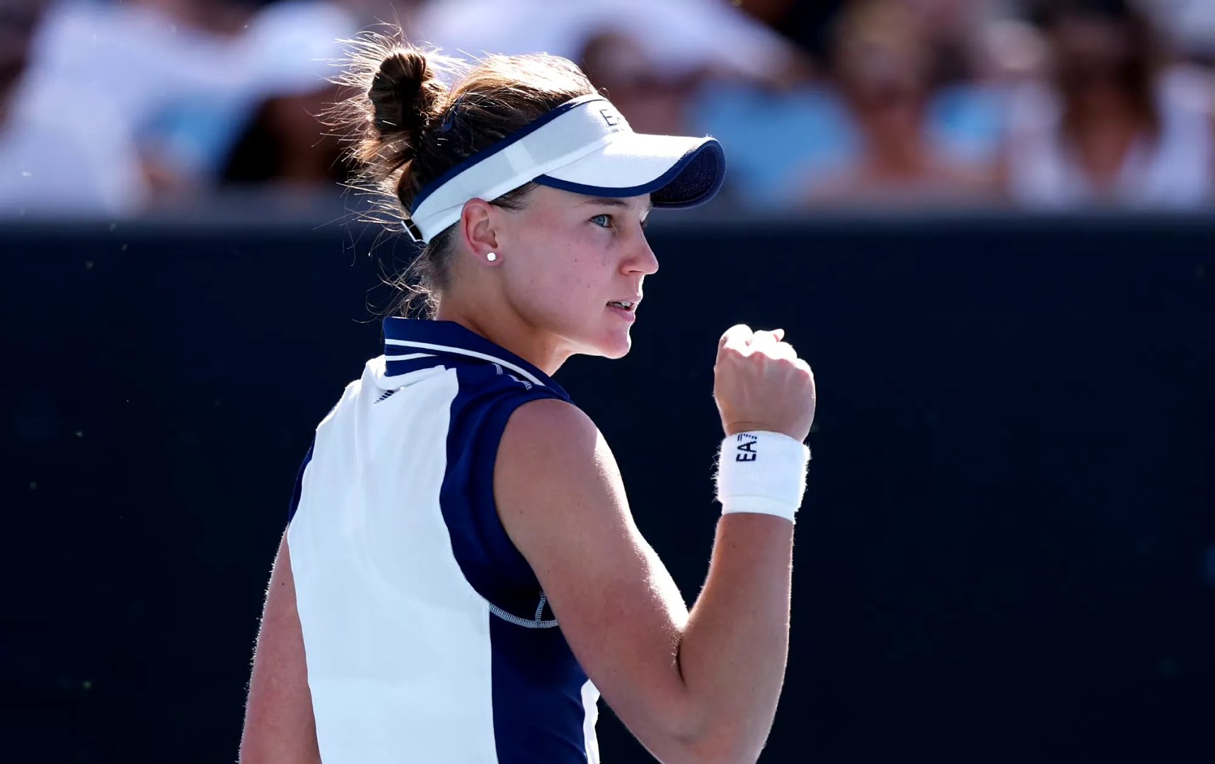 瑞士女子网球选手成功逆转晋级次轮的简单介绍