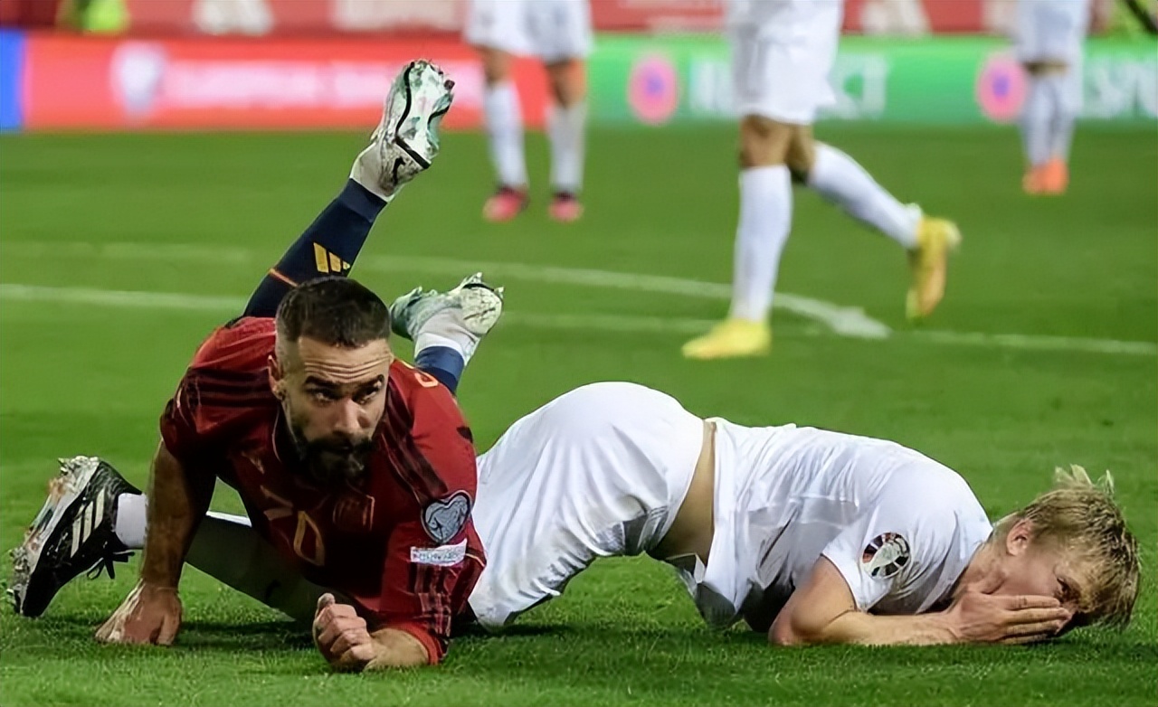 包含克罗地亚逆袭挺进欧洲杯预选赛决赛的词条