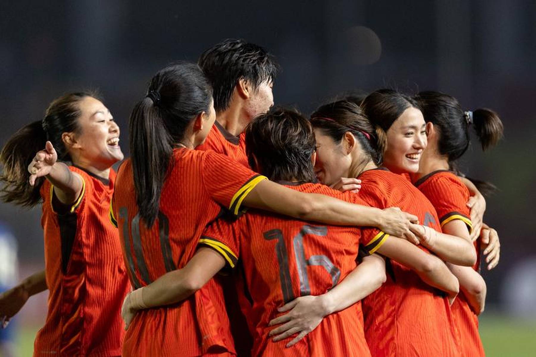 泰国女足表现出色，晋级淘汰赛