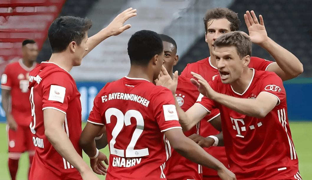 奥格斯堡队球员集体动员逆袭,德甲惊险胜出 奥格斯堡队球员集体动员逆袭,德甲惊险胜出