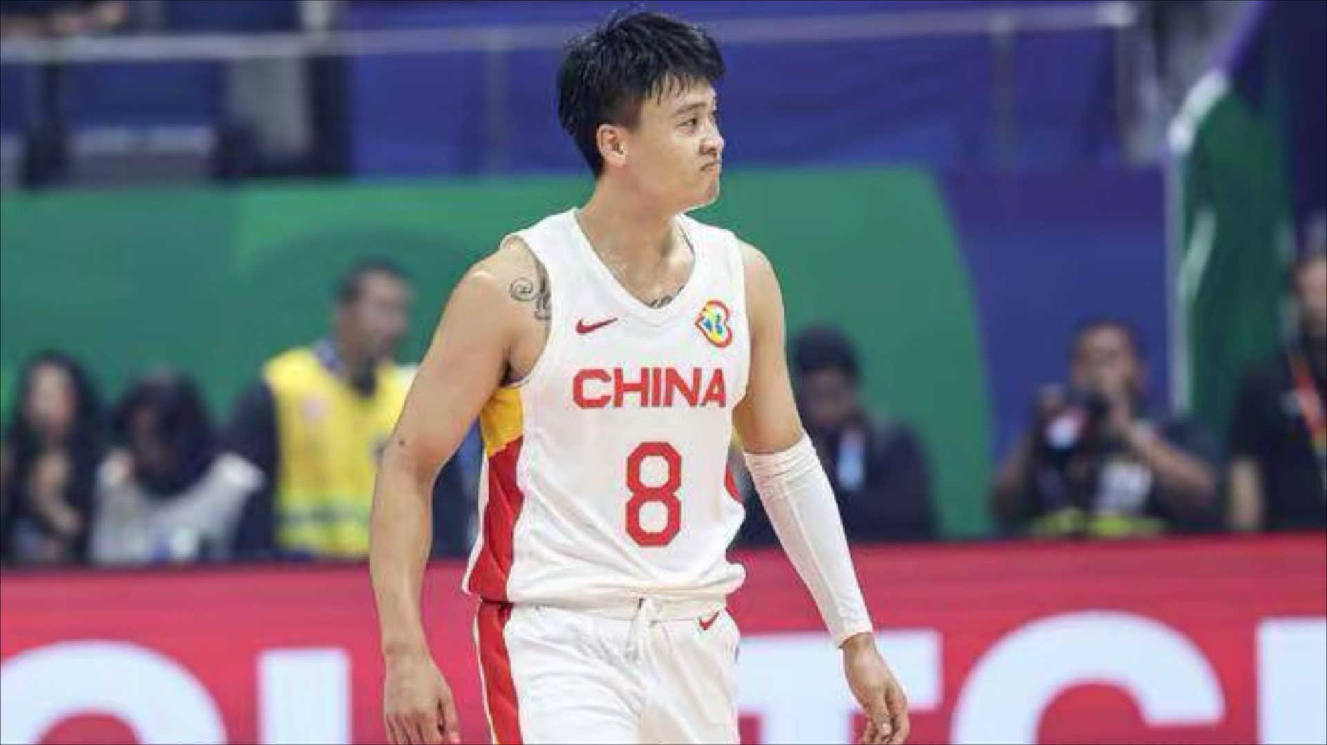 场上风云变幻，球队斗志不减的简单介绍