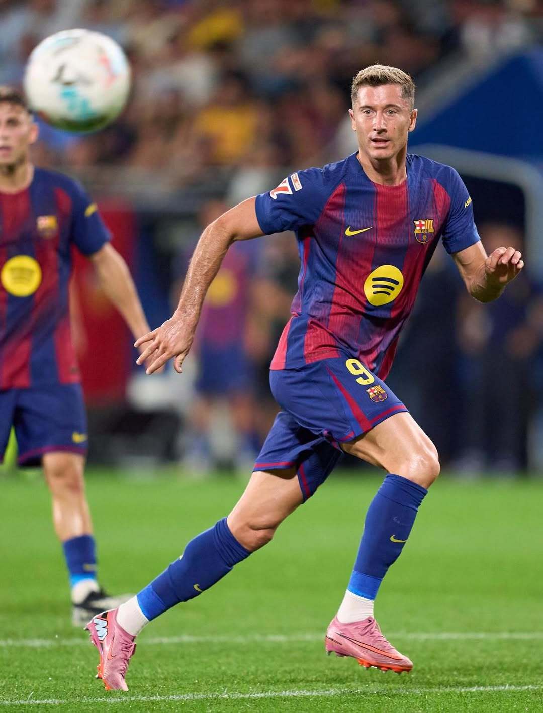 关于葡萄牙横扫马赛，莱万高光表现的信息