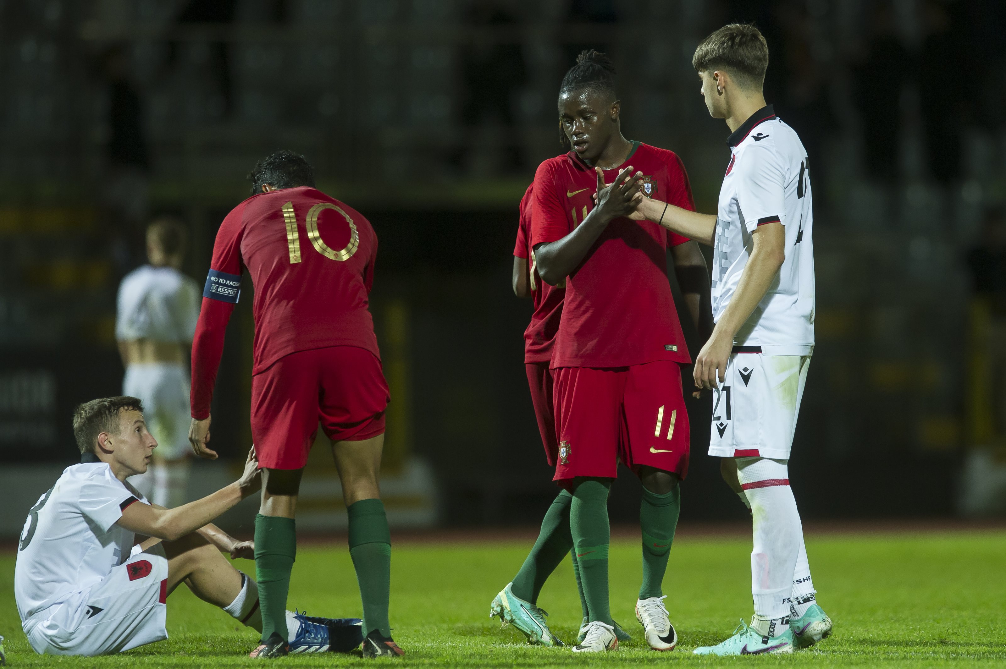 葡萄牙队完胜奥地利队,梁靖崑统治全场 葡萄牙队完胜奥地利队,梁靖崑统治全场