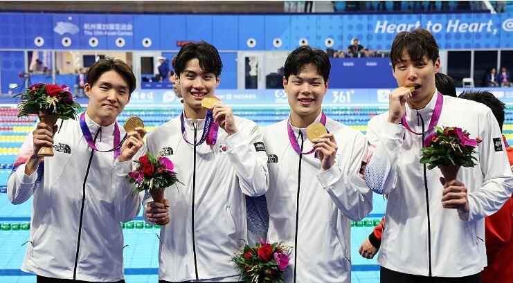 包含韩国队横扫印度队，黄鸭组合关键制胜的词条