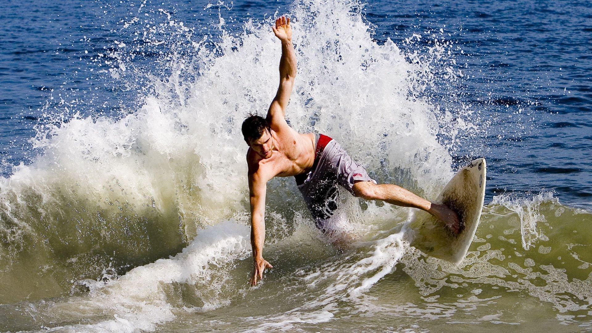 别眨眼!当哈登爆发的剧本,与浙江队21-0的狂潮在时空裂痕中争抢头条