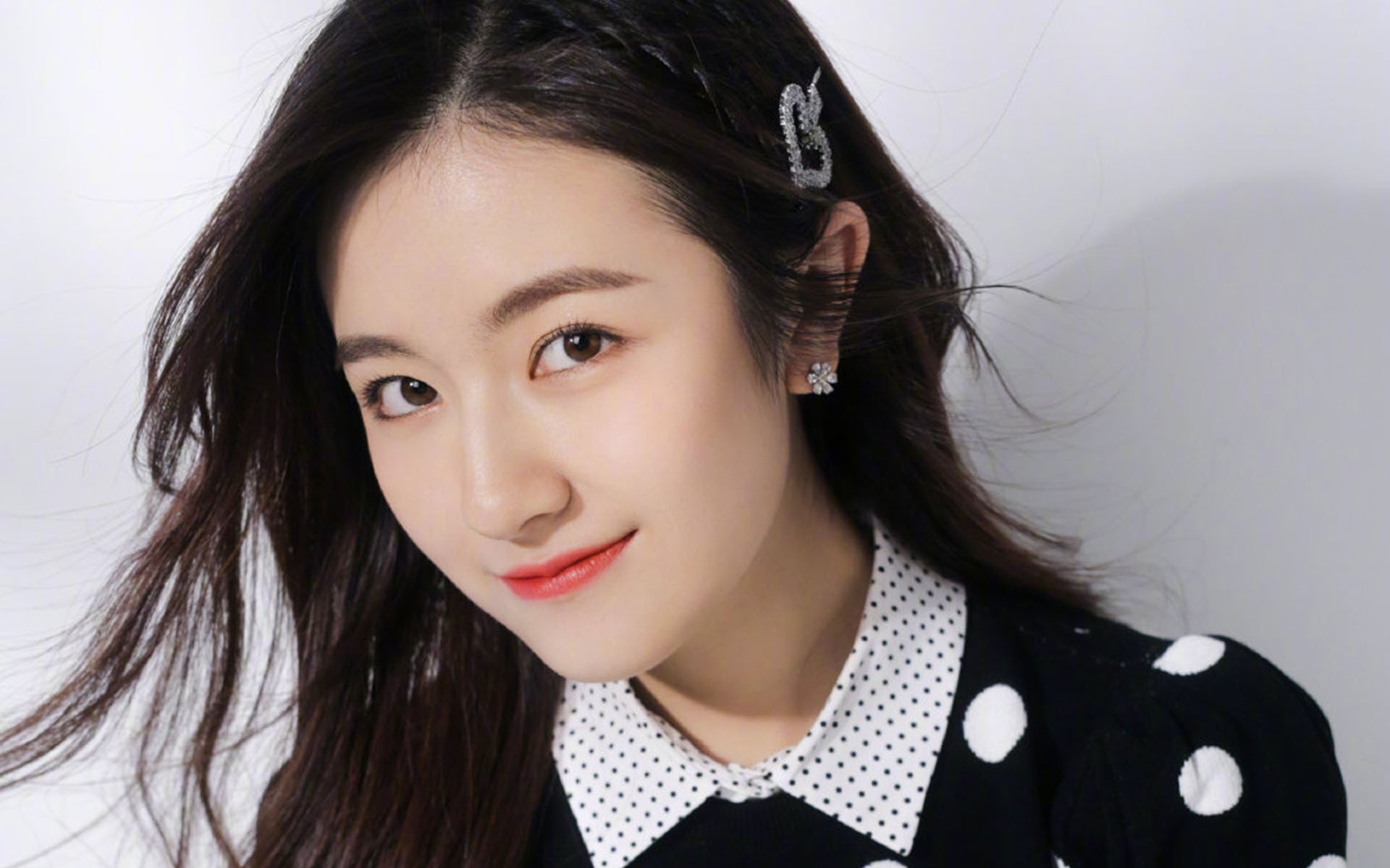 镜面折射,富安健洋的无解与乌拉圭的打穿—中国足球的双面启示