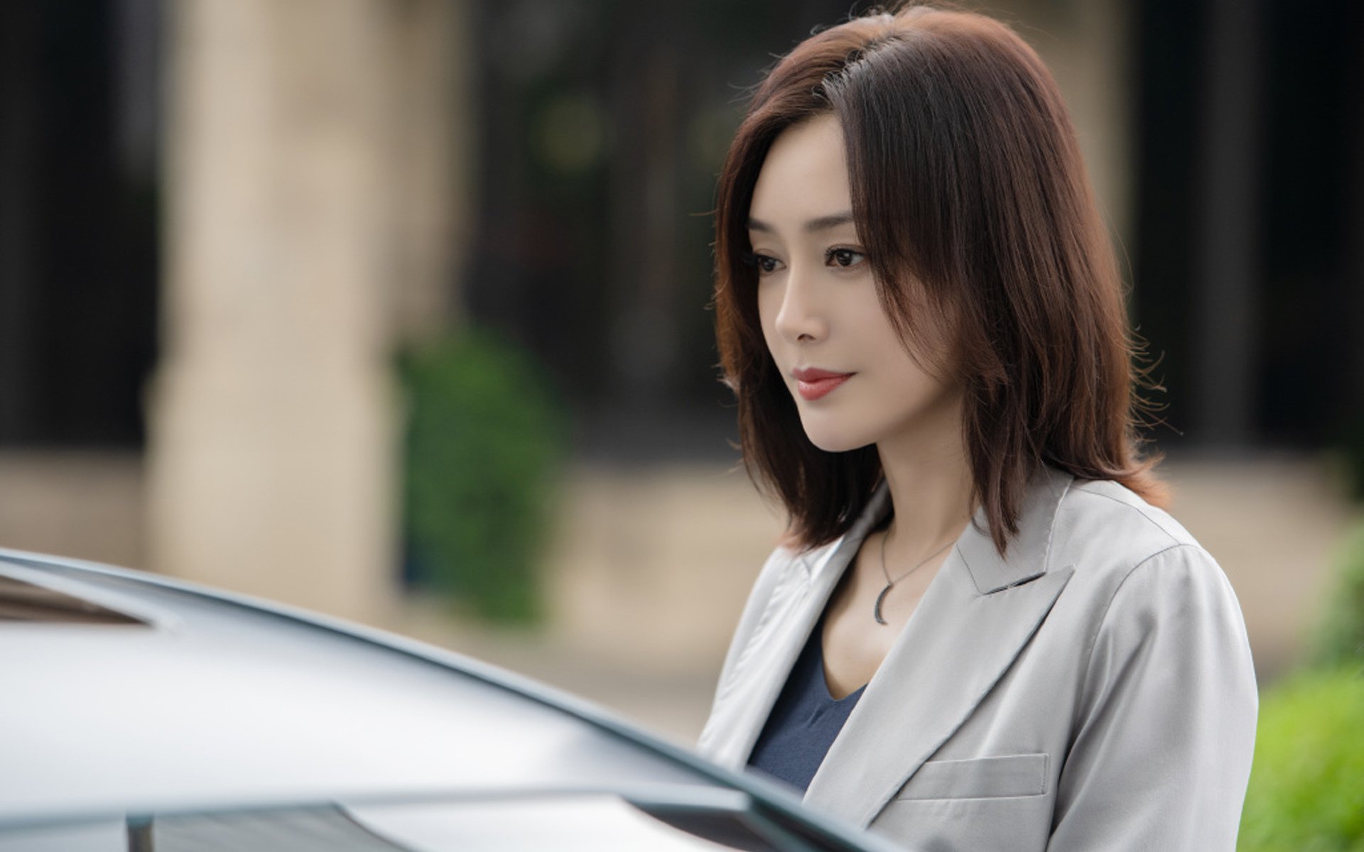 新王加冕,当国王的权杖扫过旧王朝的废墟