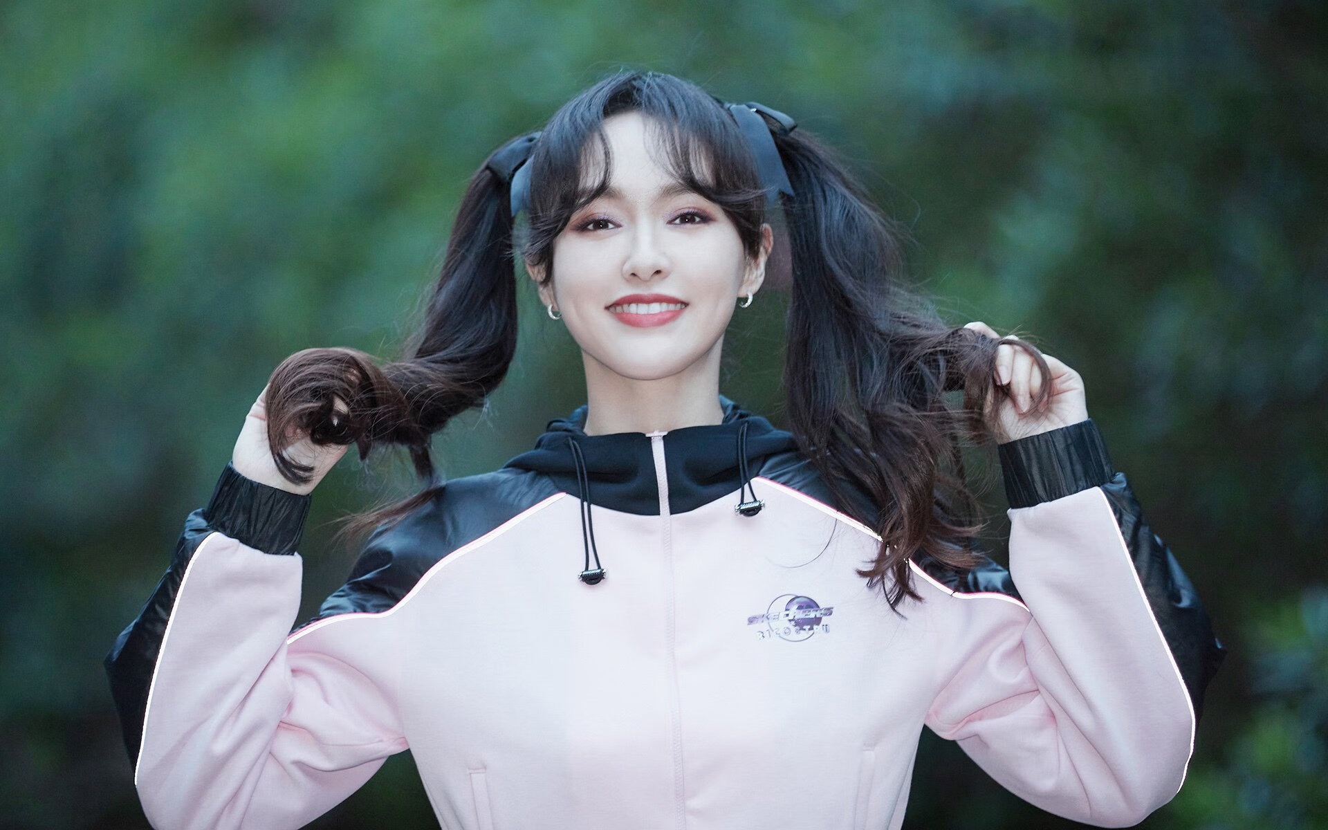 机甲狂飙,代码对决,当深圳队速胜算法,武切维奇在F1虚拟穹顶下接管现实