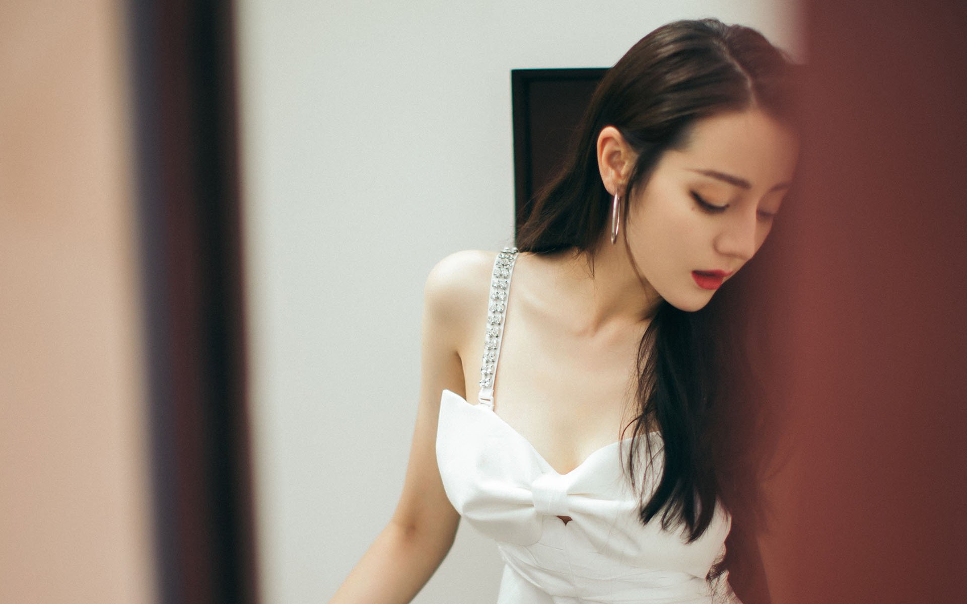 当丹麦童话在布鲁塞尔的黑夜中复生