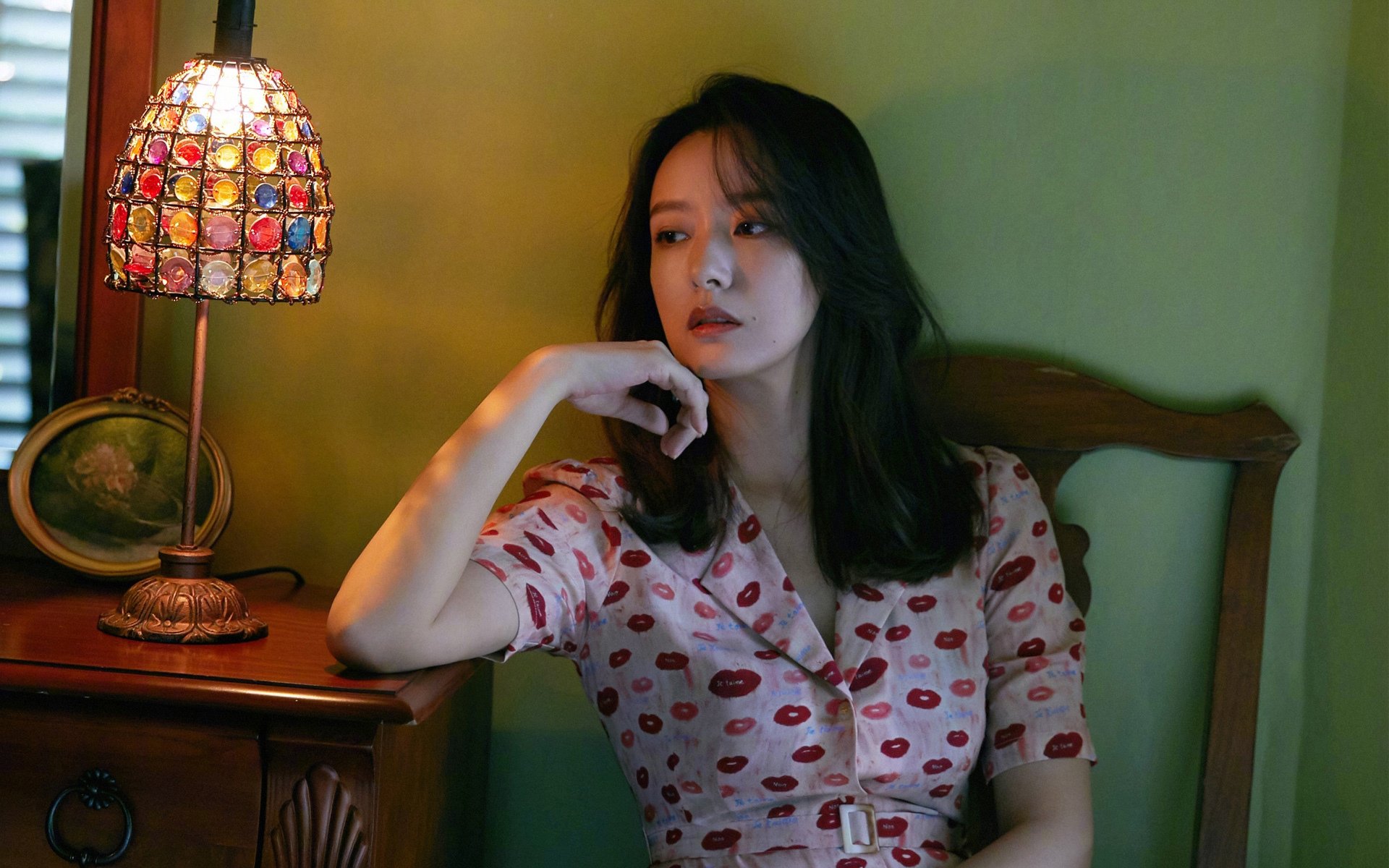 以下是基于您关键词的创作